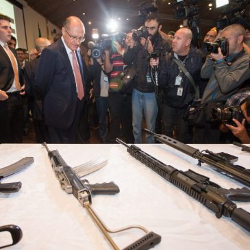 Geraldo Alckmin afirma que armas não devem ficar em Fóruns