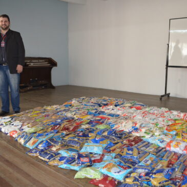 Paróquia Nossa Senhora dos Prazeres recebe mais de 600 kg de doação de alimentos da Adepom