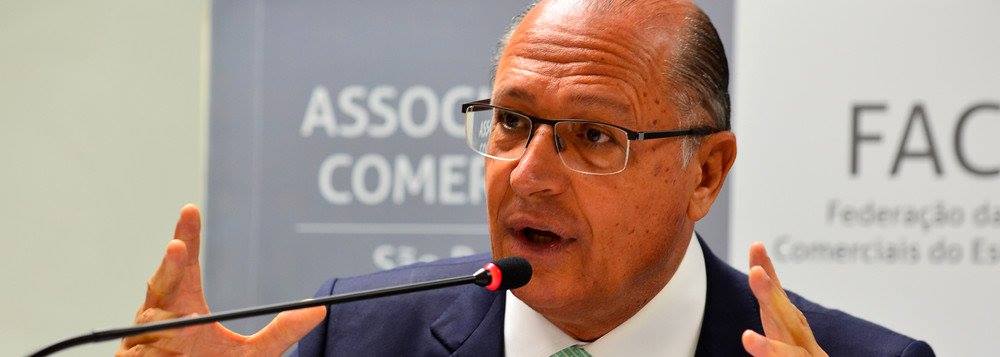 ALCKMIN AFIRMA QUE “SE DEUS QUISER” PAGARÁ BÔNUS AOS POLICIAIS MILITARES