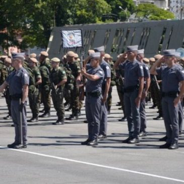 PM de São Paulo e Exército Brasileiro realizam formatura de congraçamento