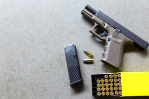 Decreto de Bolsonaro facilita porte de arma para mais categorias