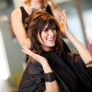 Você realmente deseja ficar mais bonita(o), sem gastar nada? Então venha ao nosso Salão de Beleza.