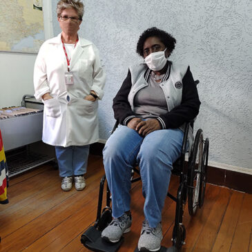 ADEPOM doa mais uma cadeira de rodas