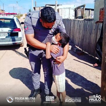 Comunidade de Campo Limpo recebe doações de PMs do 49º BPM/I