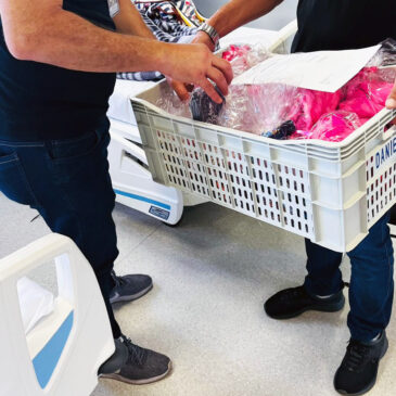 Hospital Cruz Azul recebe lenços arrecadados pela ADEPOM