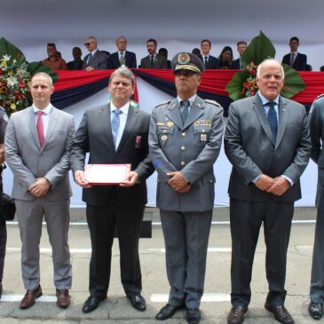 Governador Tarcísio de Freitas prestigia formatura de 657 novos sargentos da PMESP