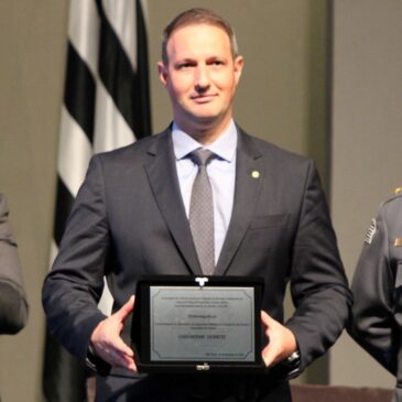 Formandos do CAO são recebidos no Palácio dos Bandeirantes