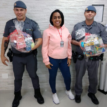 ADEPOM doa brinquedos para o 6º Arraial do 33º BPM/M