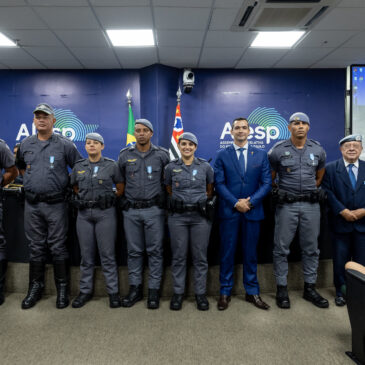 Homenagem aos defensores da sociedade na Alesp