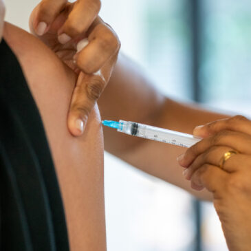 Governo de SP amplia vacinação contra gripe para toda a população